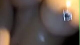 Большая грудь намазана маслом - порно видео