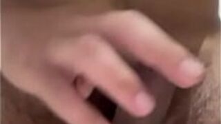 Я положил нижнее белье на член и почувствовал его запах - порно видео